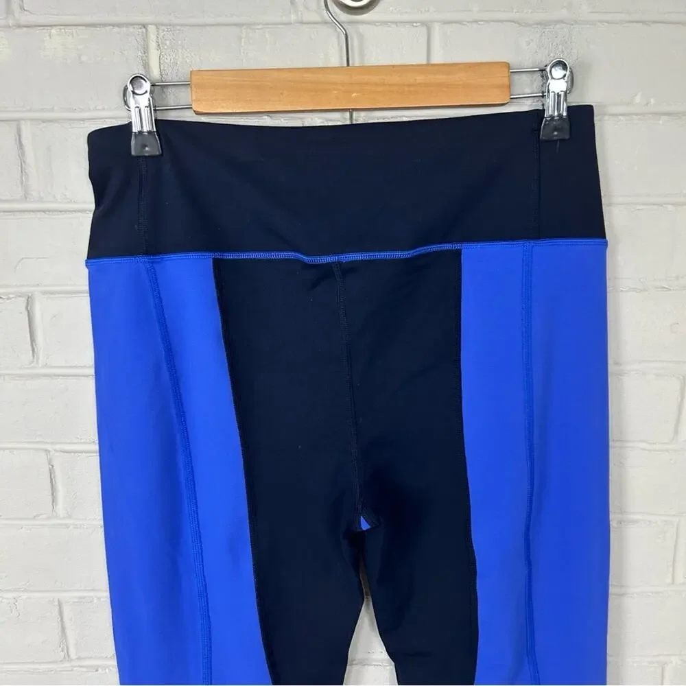 230. VSX Victoria’s Secret Capri Knockout Cropped Athletic Leggings Size M